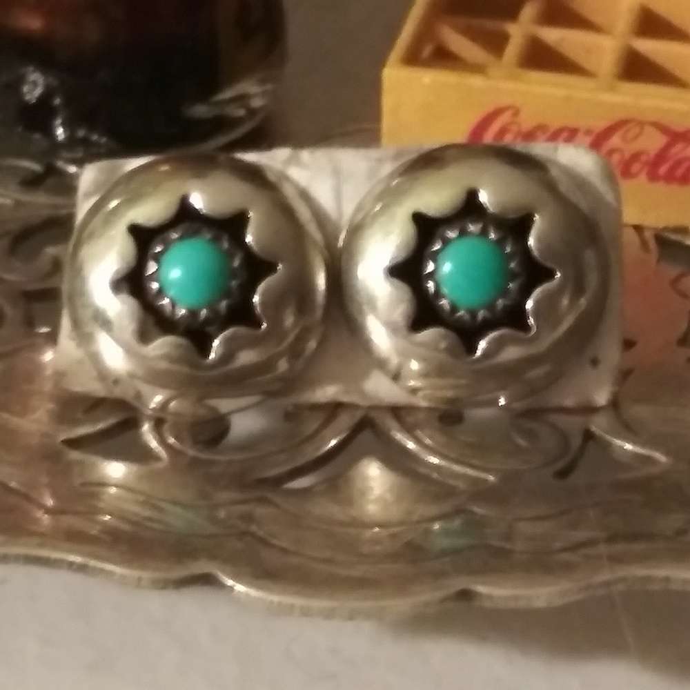 ¥ NATIVE AMERICAN BEAR CLAW EARRINGS ¥